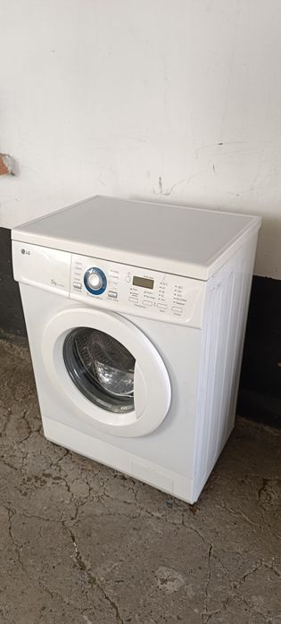 Стиральная машина LG 5 ,кг