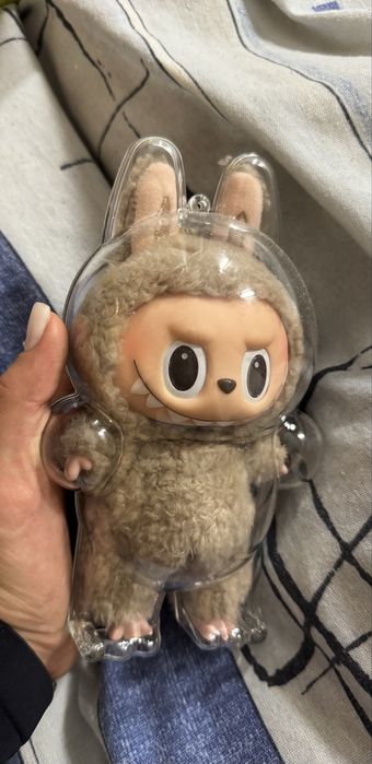 Labubu/Лабубу Exiting Macaron,PinforLove, Big into energy, Have a seat