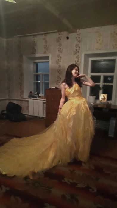 Платья.бальные.2шт