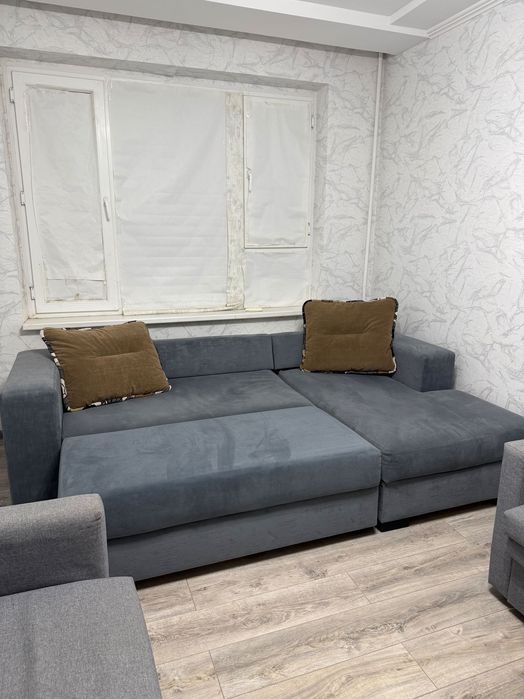 Продам за символическую сумму мебель.