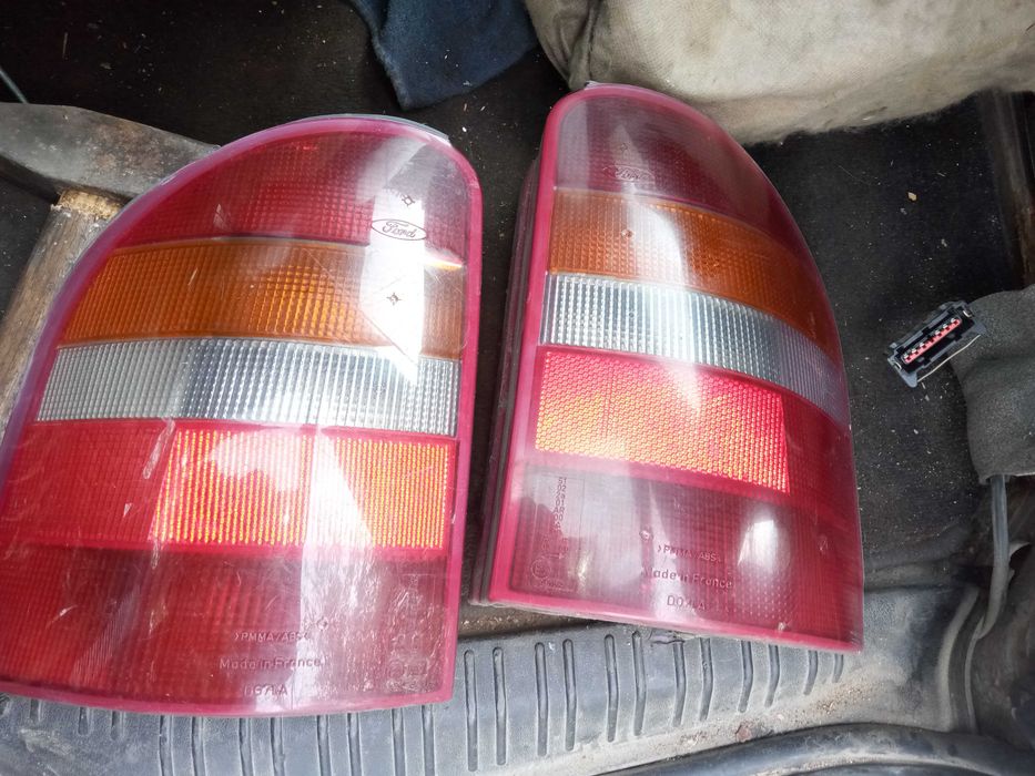 Само сниманите части форд Мондео , не цялата кола