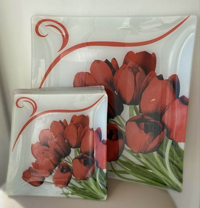 Блюдо и тарелки 6 шт