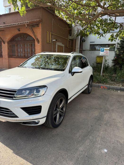 Vând Volkswagen Touareg V6 3.0 TDI 259 CP