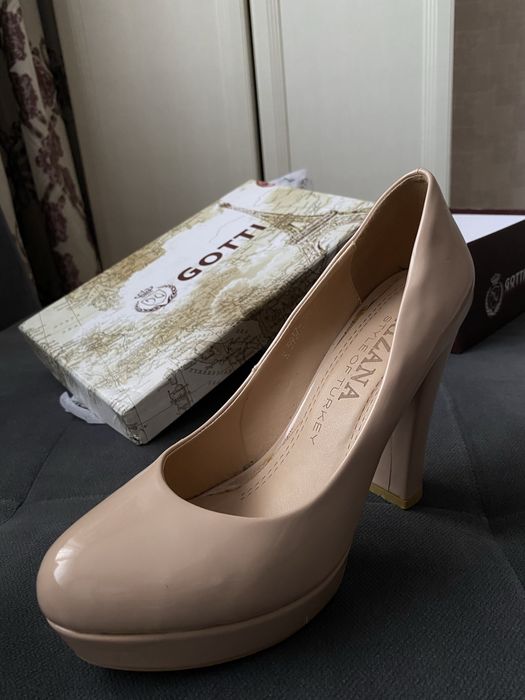 Продам женские туфли, размер 40