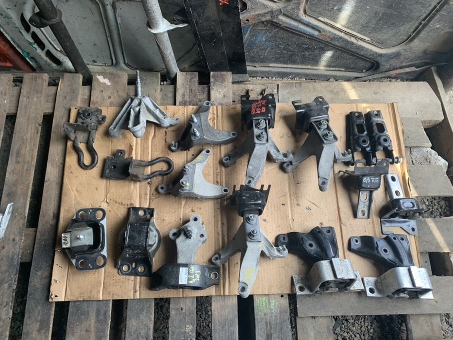 Vand suporti cutie viteze pt Dacia Logan/Mcv/Sandero 1.2-0,9-1.5-1.0