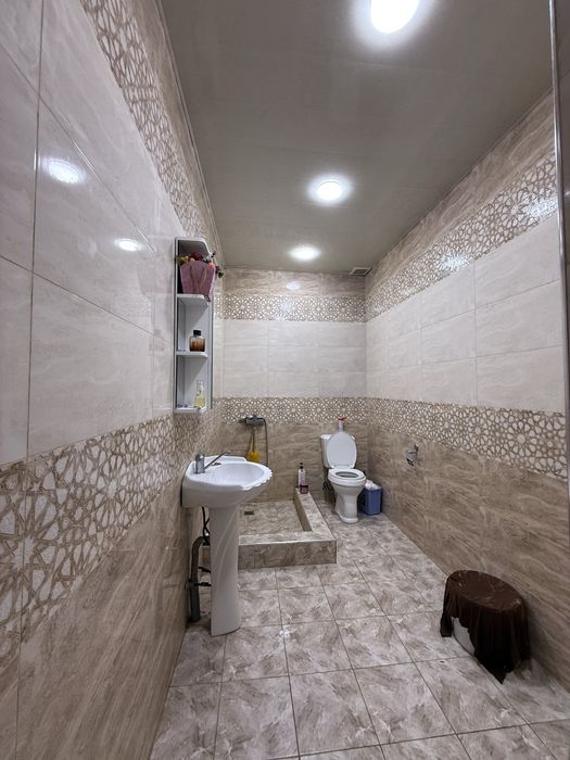 srochna Qumariq da uchastka sotiladi 2etaj 2sotix yengi qurilgan