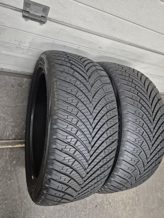 Anvelope 235/45/17