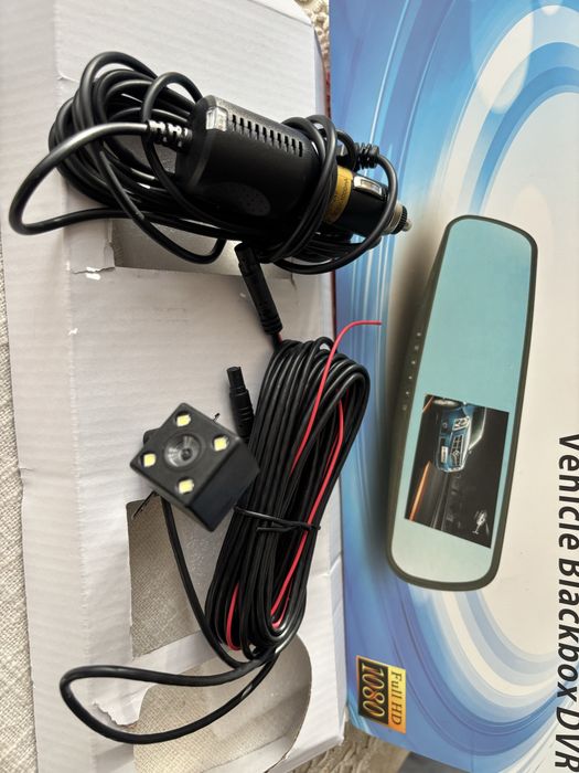 DVR  Огледало  за кола