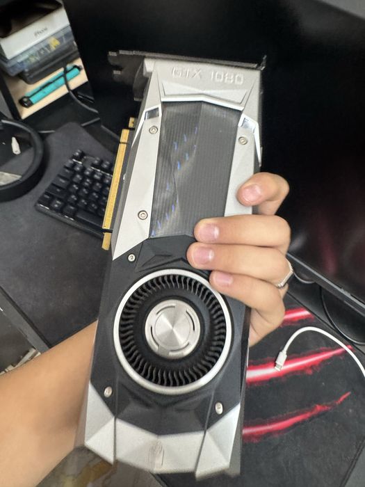 Обменяю gtx 1080 на видеокарту моделью выше