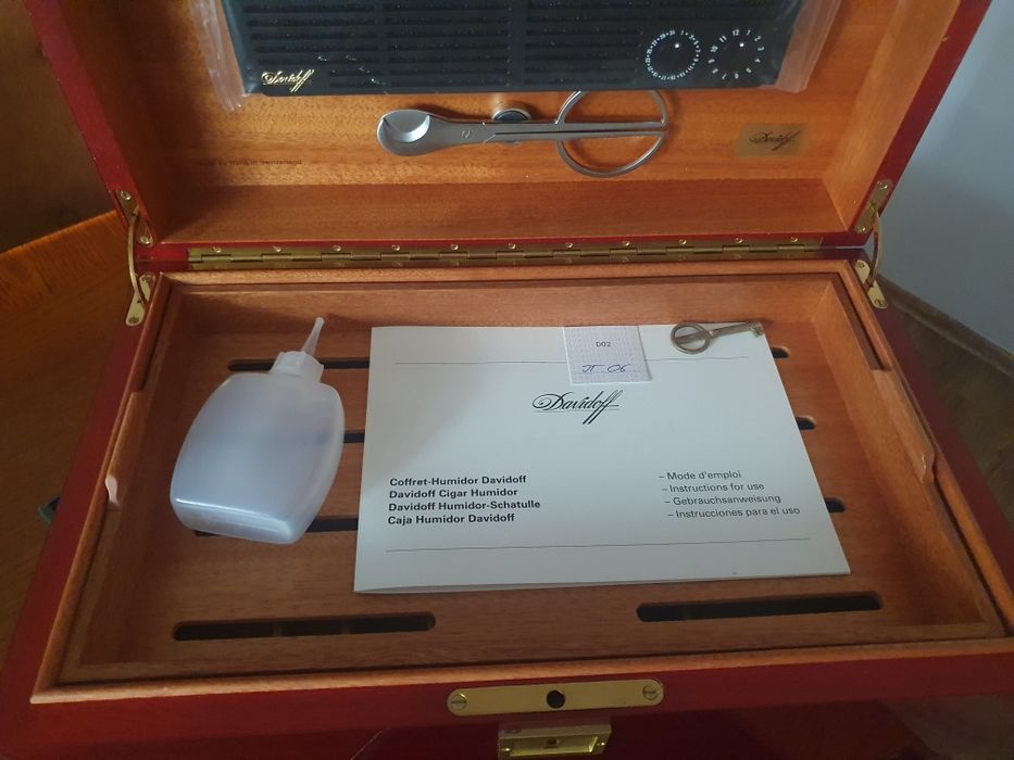 Humidor Davidoff no.4 Red Mahogany