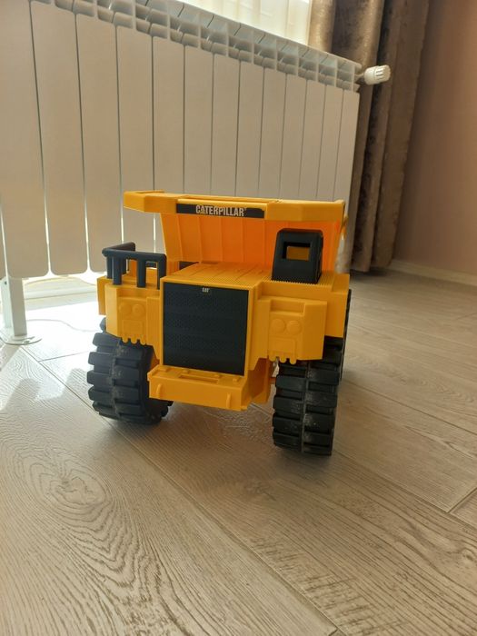 Самосвал CAT 40 cm