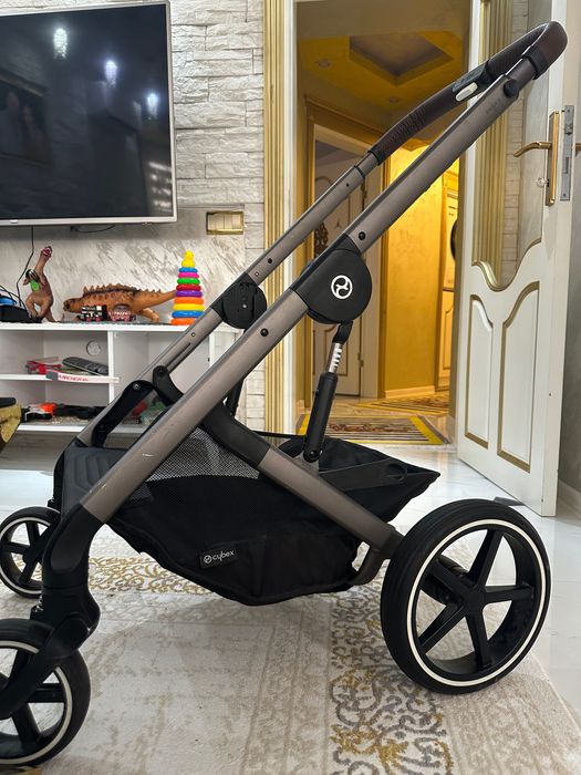 Количка Cybex Balios S Lux 2023 Sky blue с зимен чувал на cybex и чант