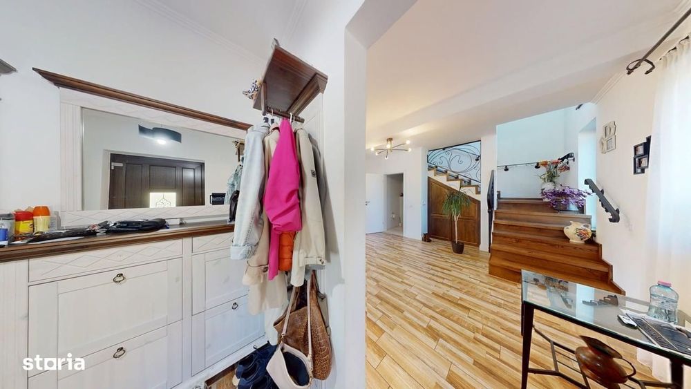 Casă individuală de vânzare în Poplaca – complet mobilată și utilată,