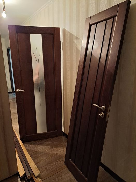 Продам б/у двери