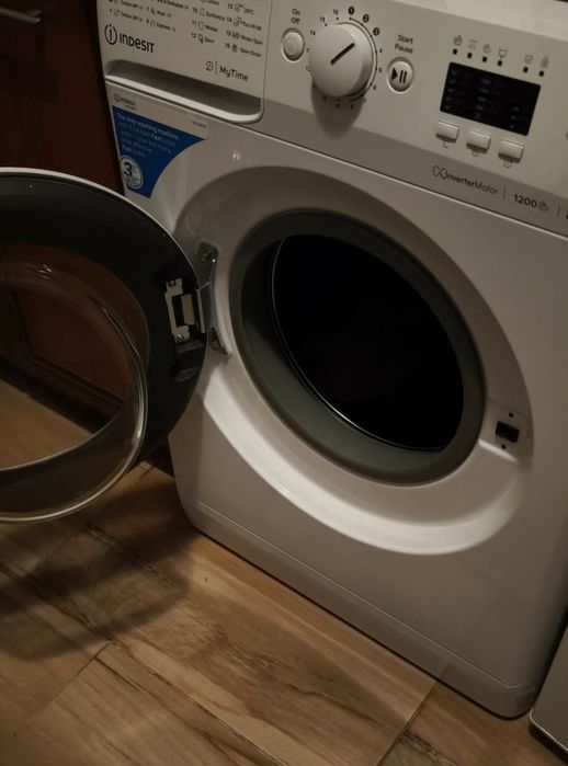 Indesit пералня, напълно функционираща