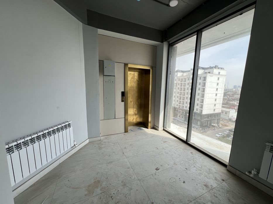 Аренда под офис, Клиника и тд 302 кв м , улица Нурафшон Вдоль Дороги!