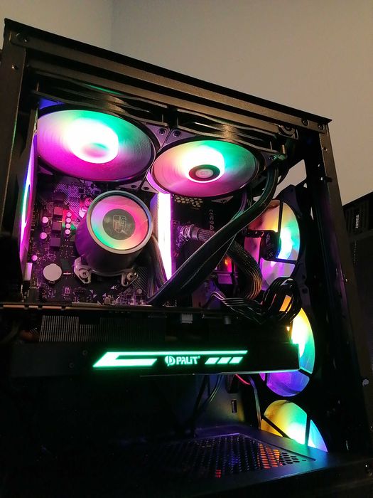 Мощен геймърски компютър