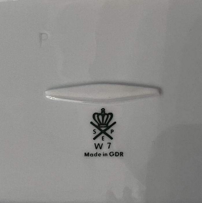 Сервиз столовый продам