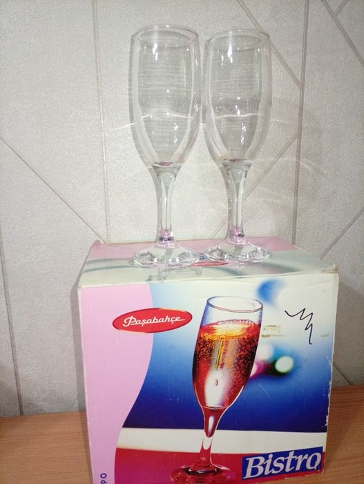 Продам фужеры винные