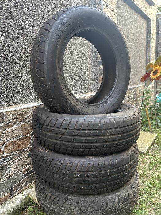 Vând set de 4 cauciucuri  Taurus  185/65/R15 de vara