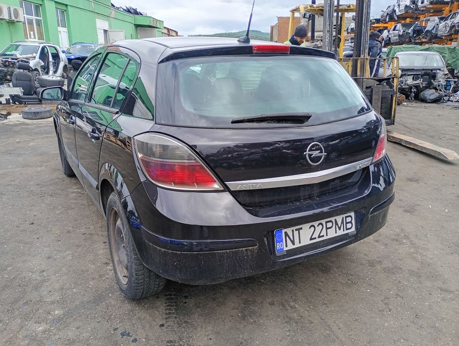 Dezmembrez Opel Astra - H (2004 - 2007), 1.7 cdti Z17DTL, manual, Z17DTL, M26