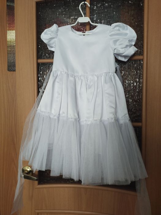 Продам платье для девочки
