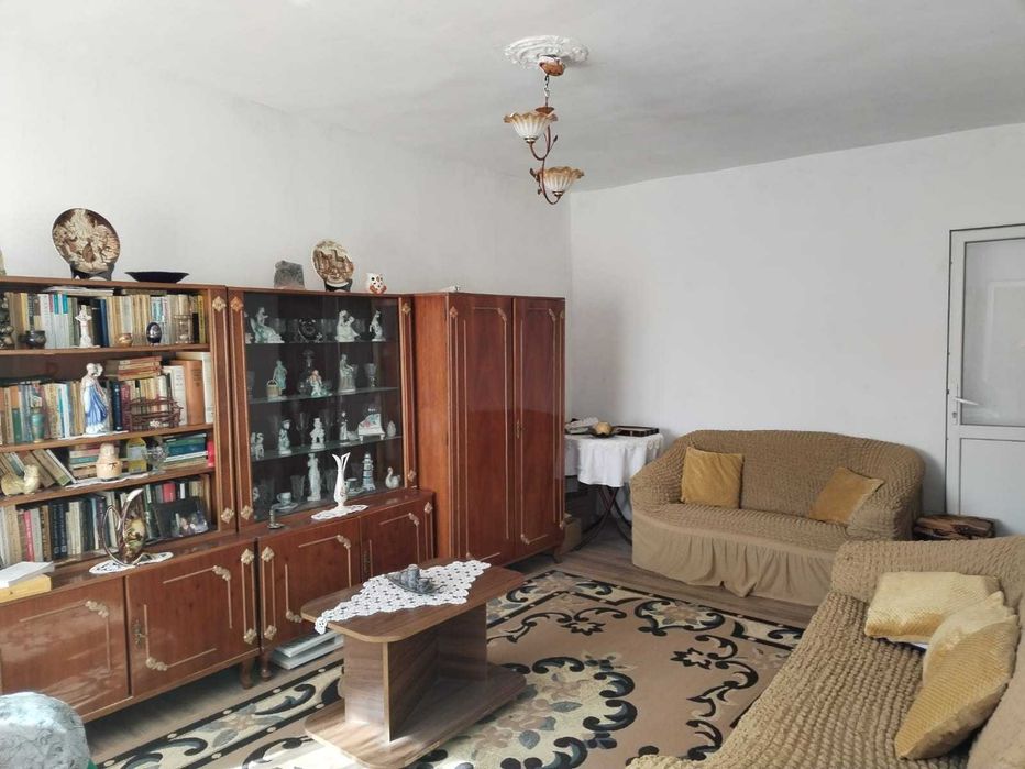 Vând apartament în Vânju Mare - Vedere 4