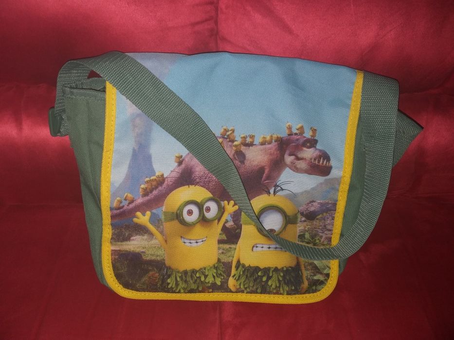 Vând geantă Minions /Minionii /Dispicable Me