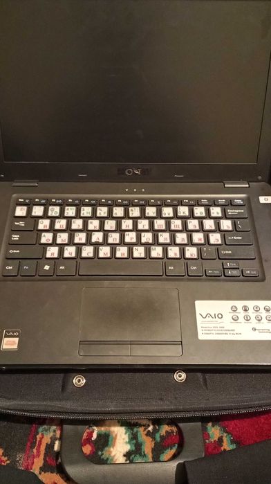 Bu kompyuter Sony VAIO brendiga tegishli.