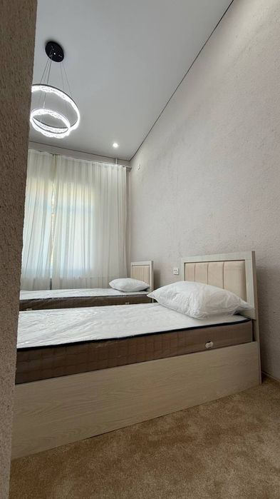 Дом в на Ракате 4 сотог. 3 комнатный дом  за 1000 у.е