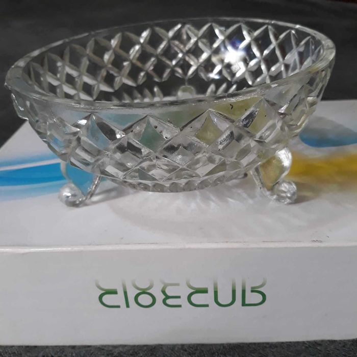 Фруктиери на столче/оловен кристал