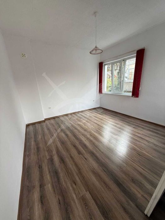 Дава се под наем Къща в Асеновград - 70 кв.м за 348.84 € - Снимка #1