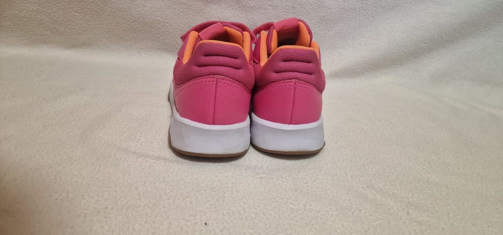 Детски маратонки номер 35, 5 и 36 Адидас и Найк