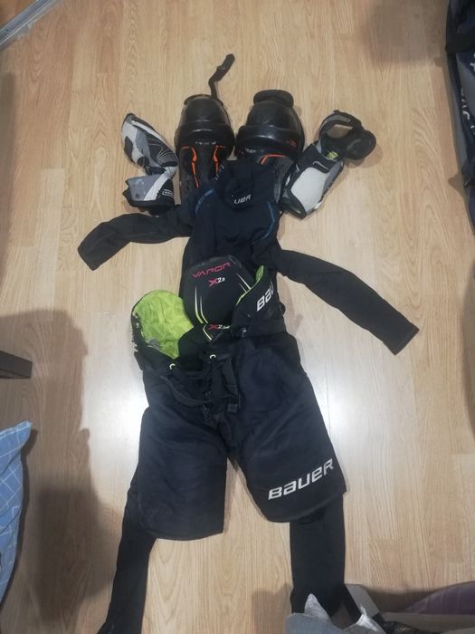 Продам хоккейную форму