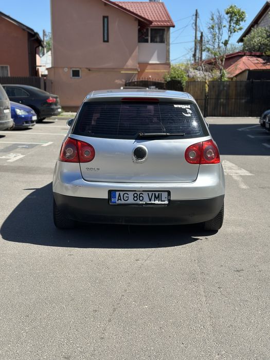 Vând Volkswagen Golf 5