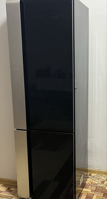 Продам сломанный холодильник