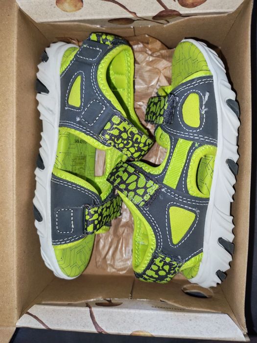 Sandale noi mărimea 30