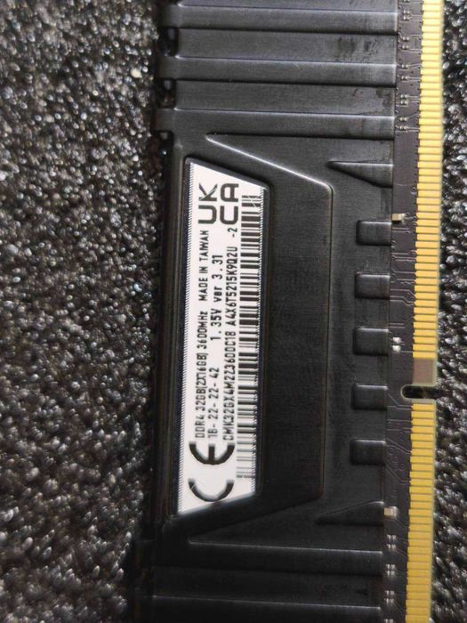 16GB DDR4 3600Mhz CL18 - Corsair Vengance LPX