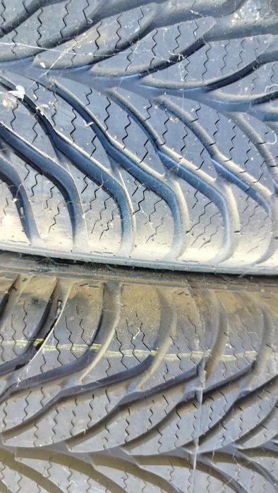 Vând 2 ANVELOPE de iarnă NOI!