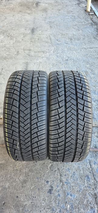 2 anvelope iarna ca noi Vredestein 275/35/22,dot 2025.Pret/bucata.