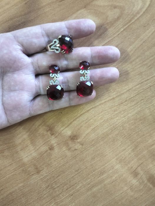 Продам комплект общ вес 22 гр