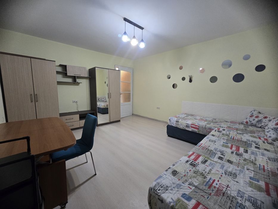 Дава се под наем Тристаен апартамент в Бургас, Център - 70 кв.м за 510 € - Снимка #6