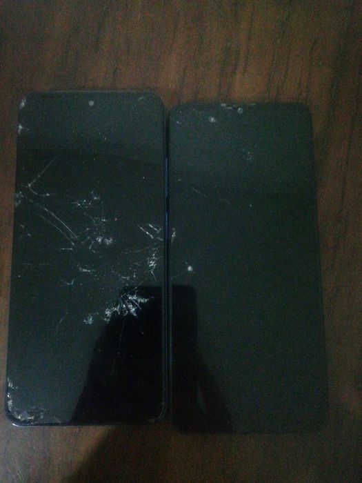 На запчасти. Оба телефона не работают