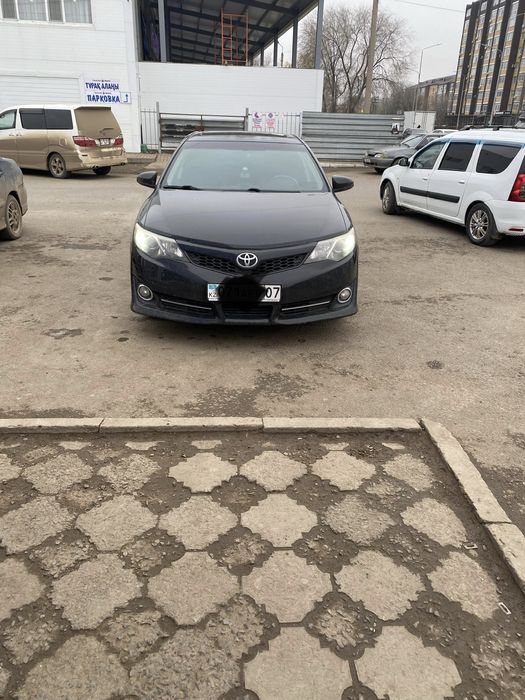 Toyota camry 2012.