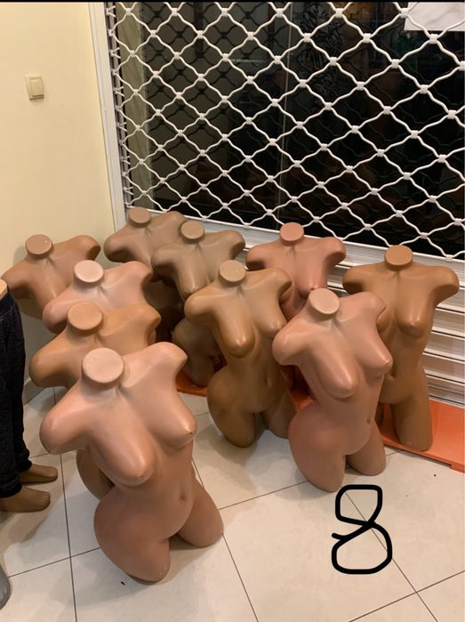 Цели манекени , торс манекени и оборудване за магазин