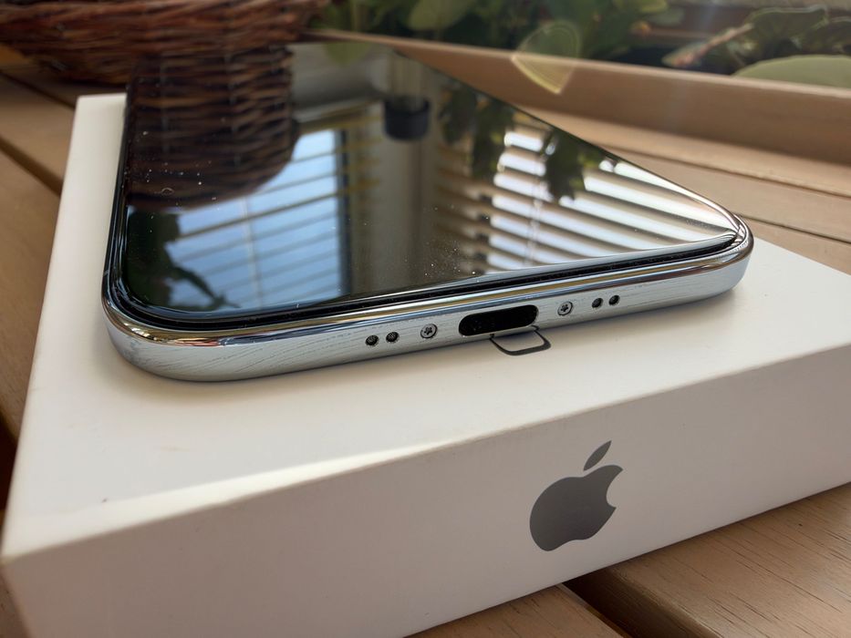 iPhone Air Sky Blue 256GB 100% с Гаранция