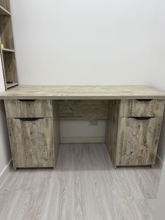 Письменный стол новый