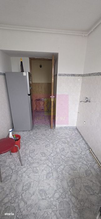 Apartament cu 3 camere de vanzare in Campina, central