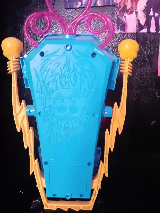 Monster high freaky fusion frankie recharge station