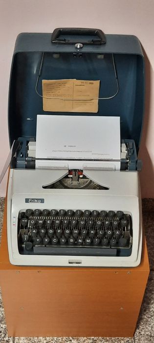 Mașină de scris Erika impecabilă